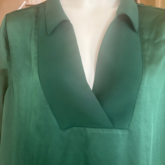 NWT Chicos Relaxed Stretch Satin Tunic Top Juniper Green Size 3.5 1X 18 $99 - Picture 3 of 5